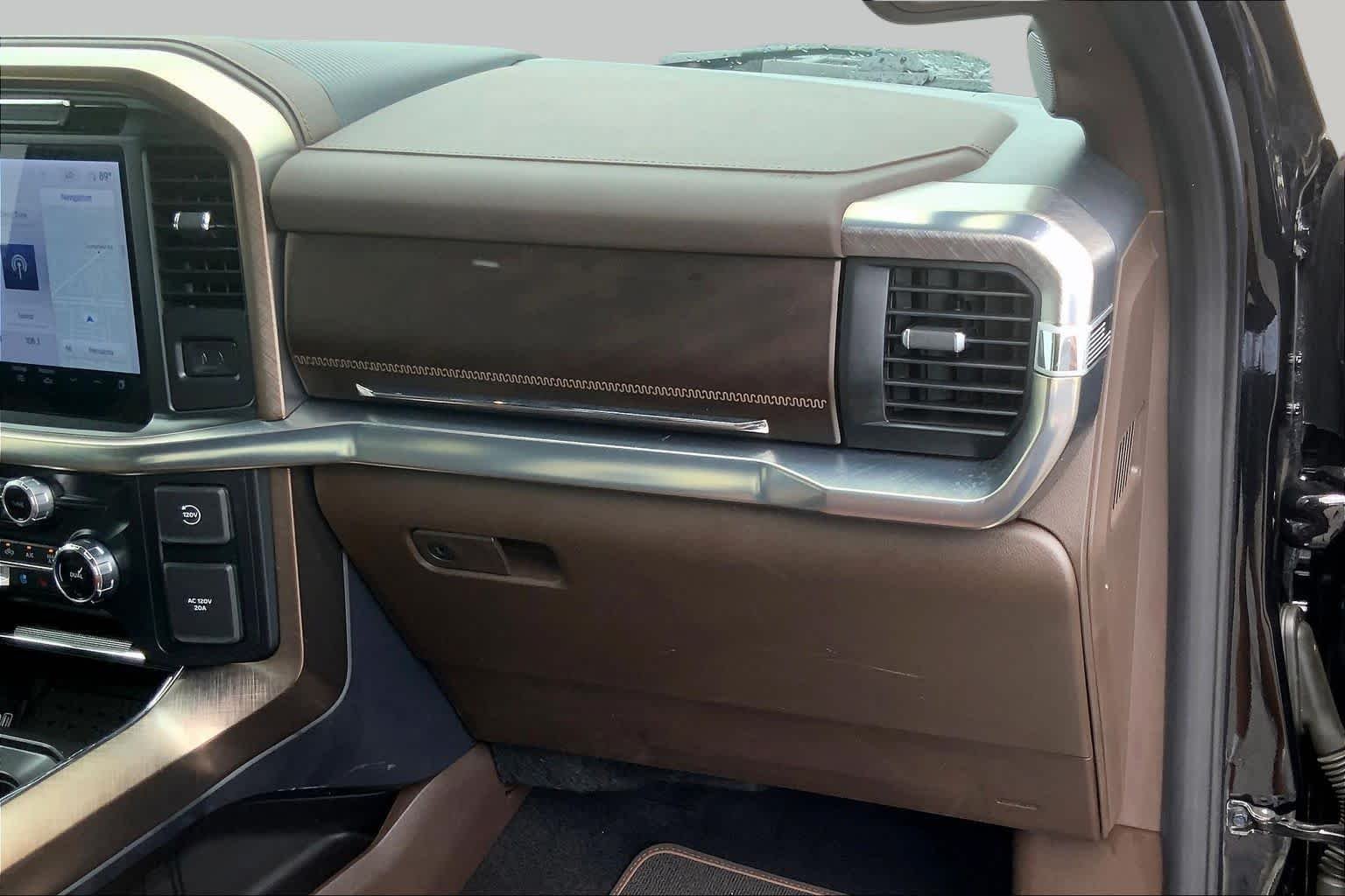 Used 2025 Agate Black/Marsh Gray Ford King Ranch image 18