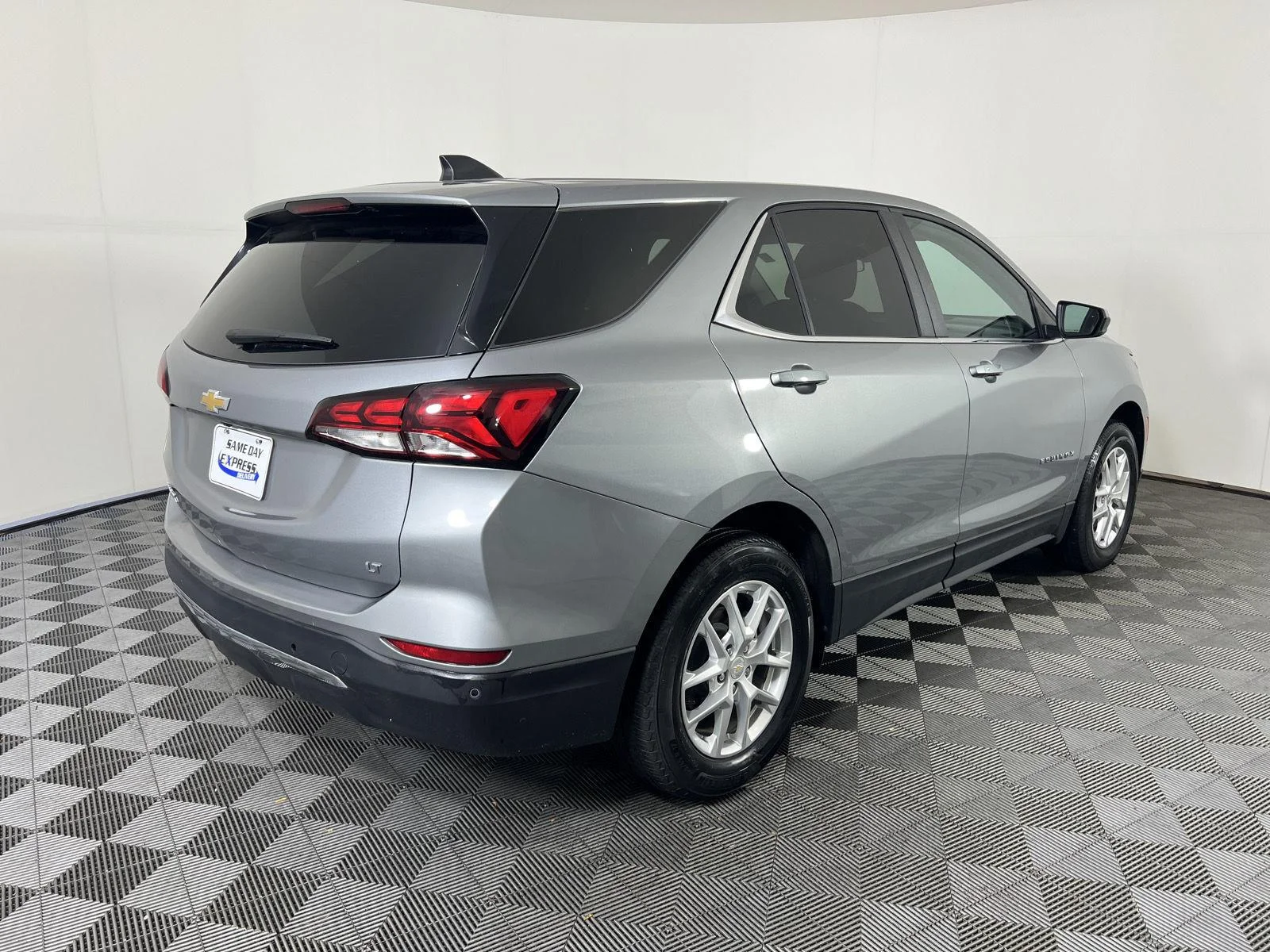 Used 2024 Sterling Gray Metallic Chevrolet LT image 23