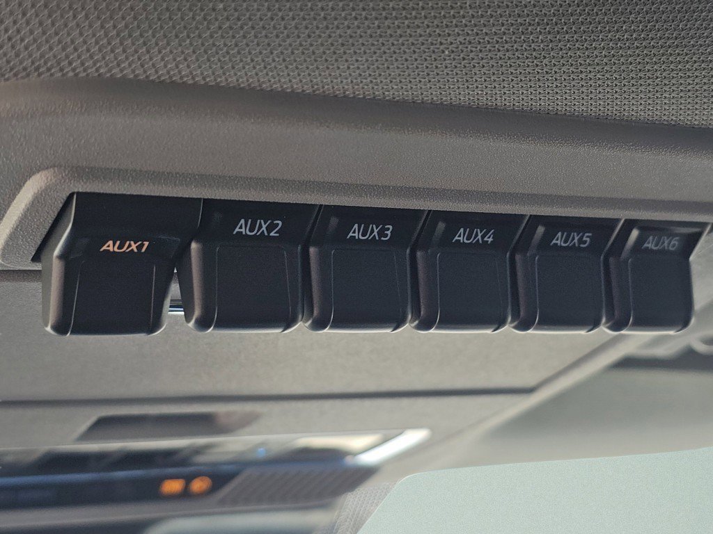 New 2026 Oxford White Ford LARIAT image 14