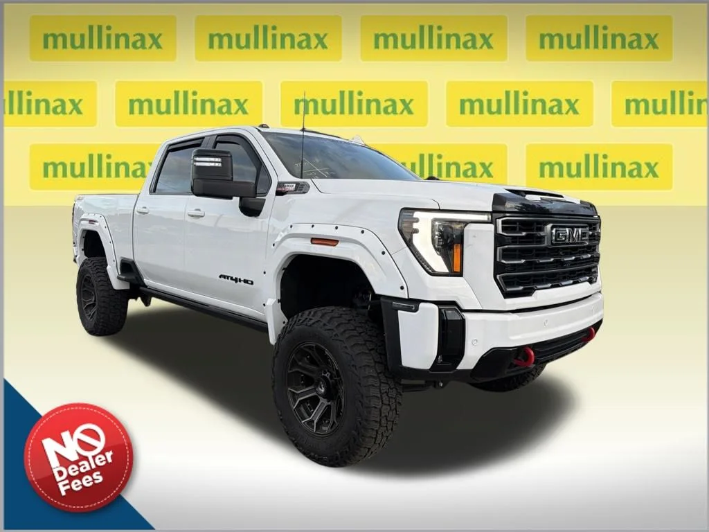 Used 2025 White GMC AT4 image 1