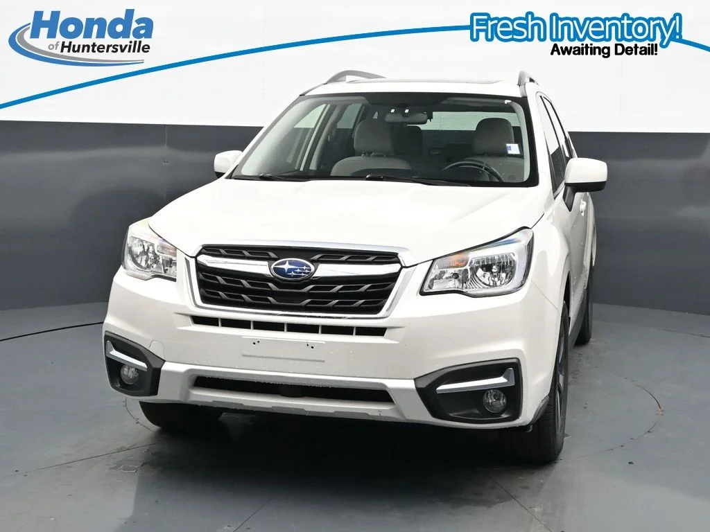 Used 2018 Crystal White Pearl Subaru 2.5i Premium image 3