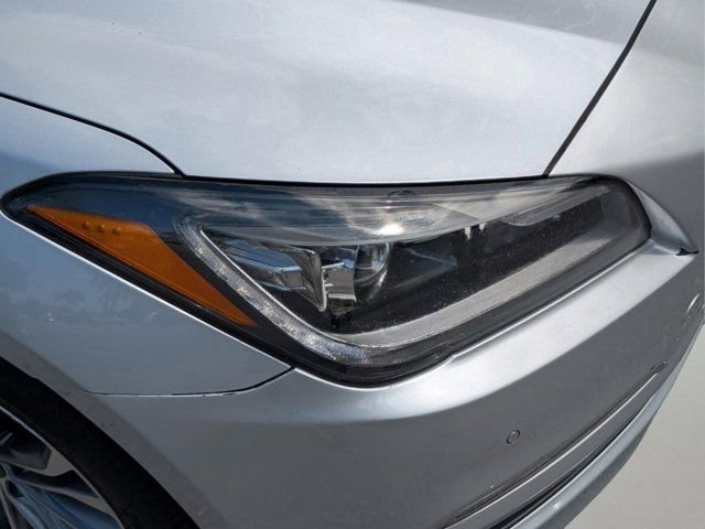 Used 2017 Silver Genesis 3.8 image 23
