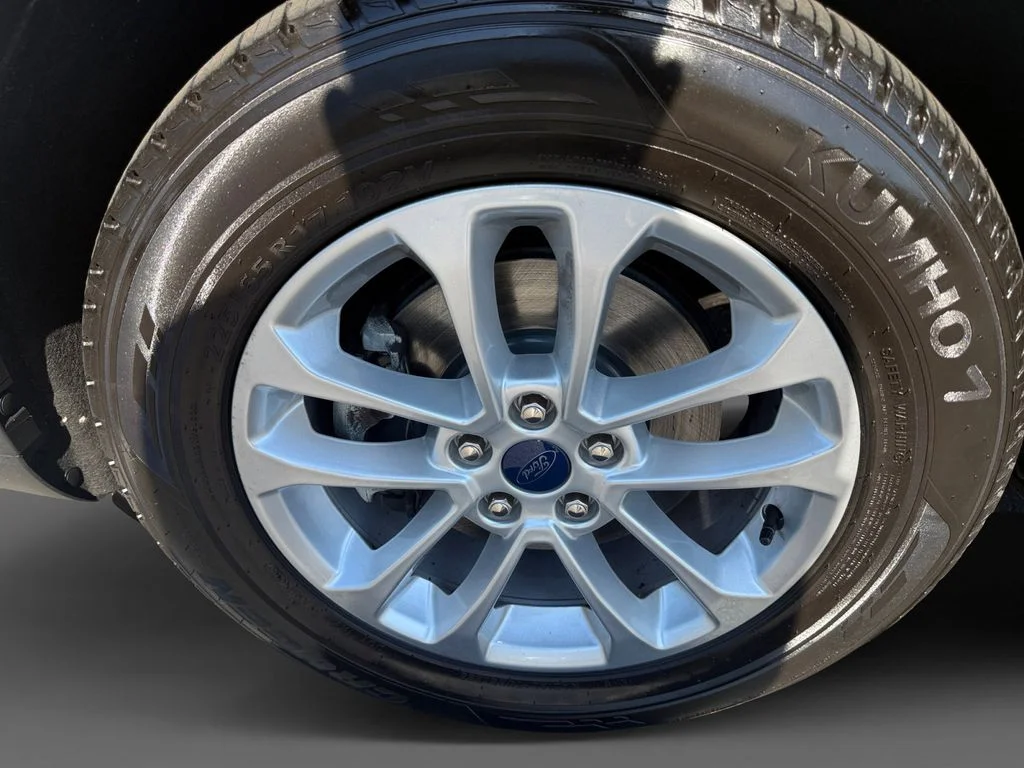 Used 2022 Gray Ford SE image 14