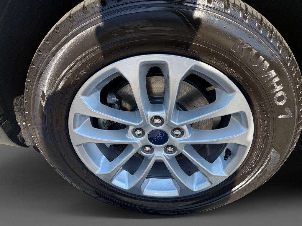 Used 2022 Gray Ford SE image 14