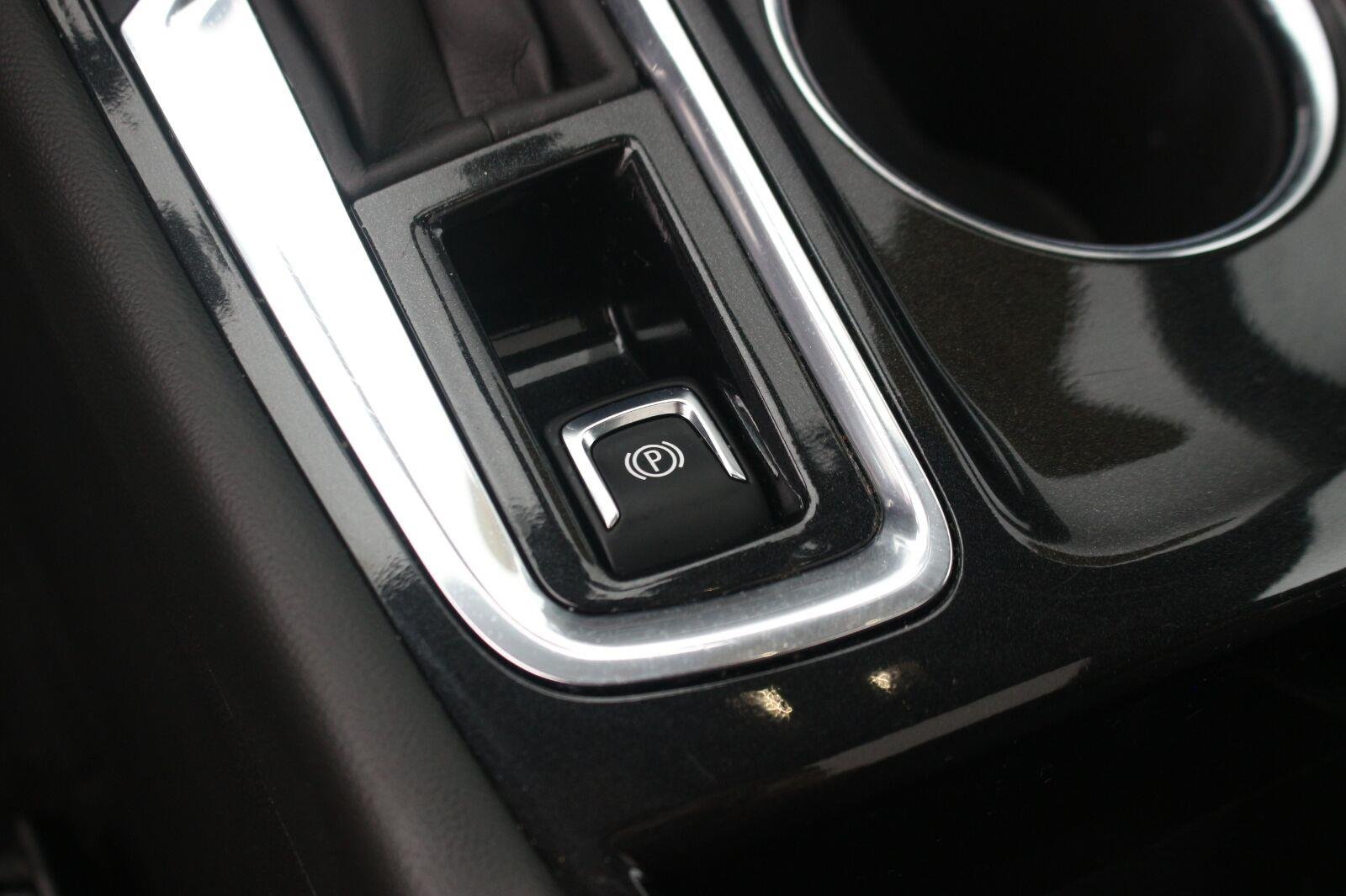Used 2023 Iridescent Pearl Tricoat Chevrolet Premier image 24