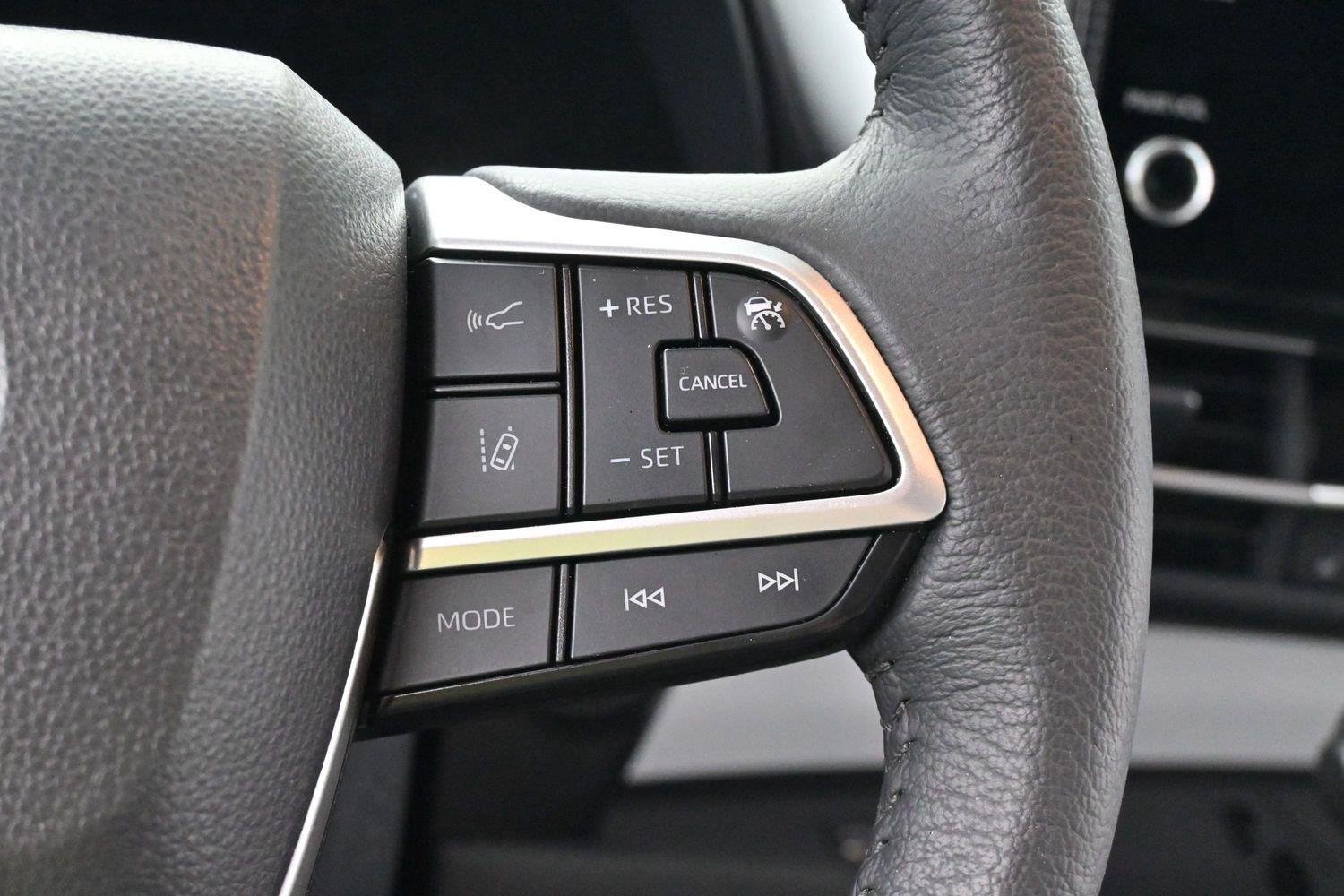 Used 2025 Cypress Toyota XLE 8-Passenger image 19