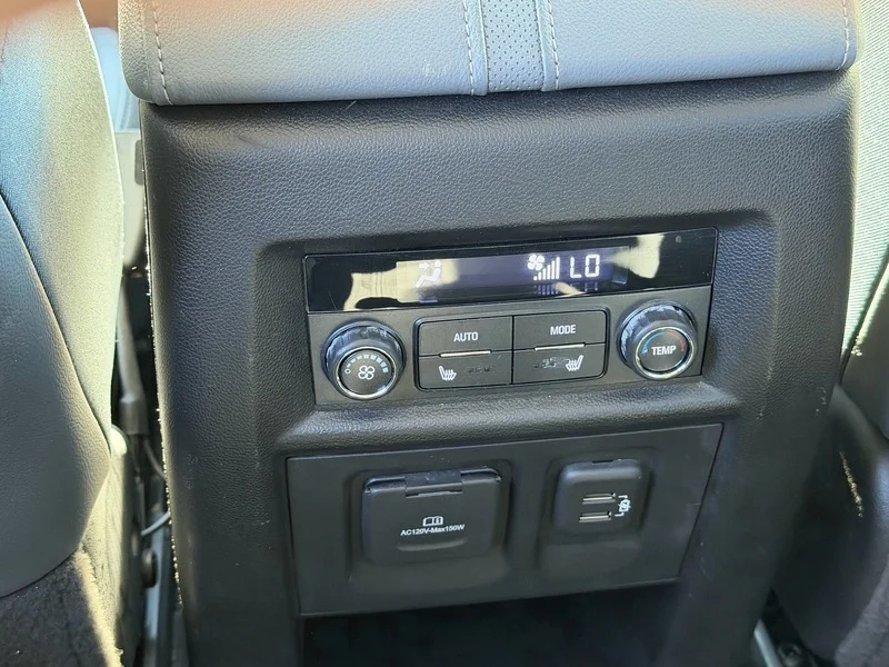 Used 2019 SUMMIT WHITE Chevrolet Premier image 15
