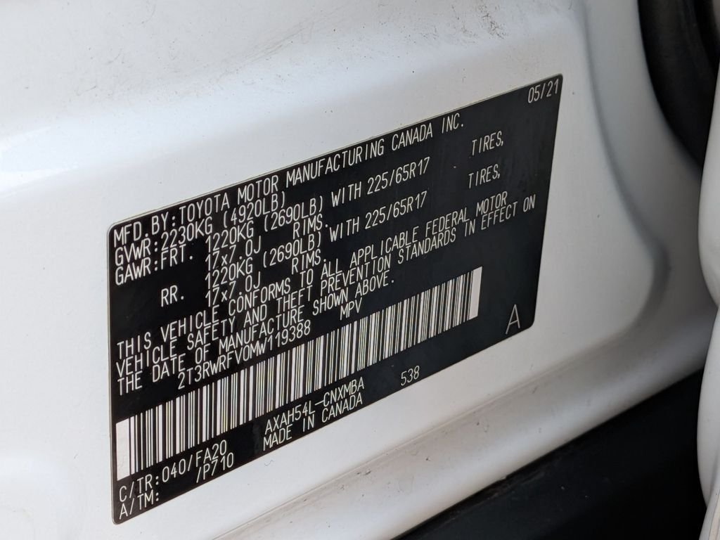 Used 2021 White Toyota XLE image 35