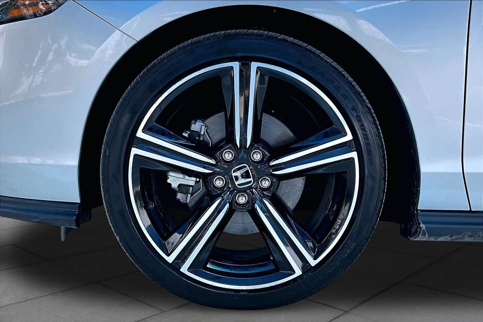 Certified Used 2025 Solar Silver Metallic Honda HYBRID SPORT image 11