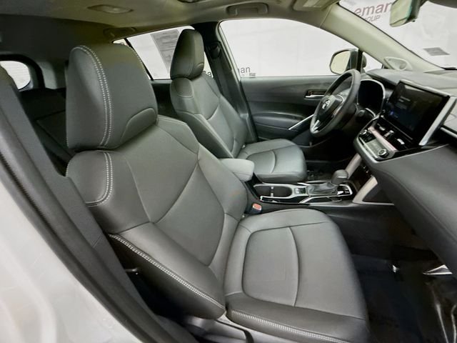 Used 2025 Beige Toyota XLE image 29