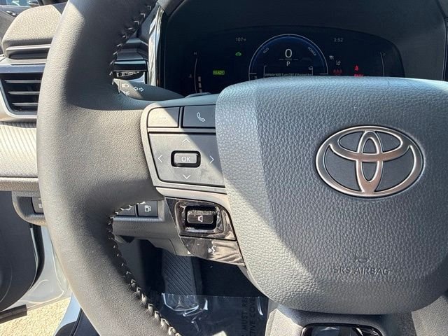 2025 Toyota Camry SE - Photo 26