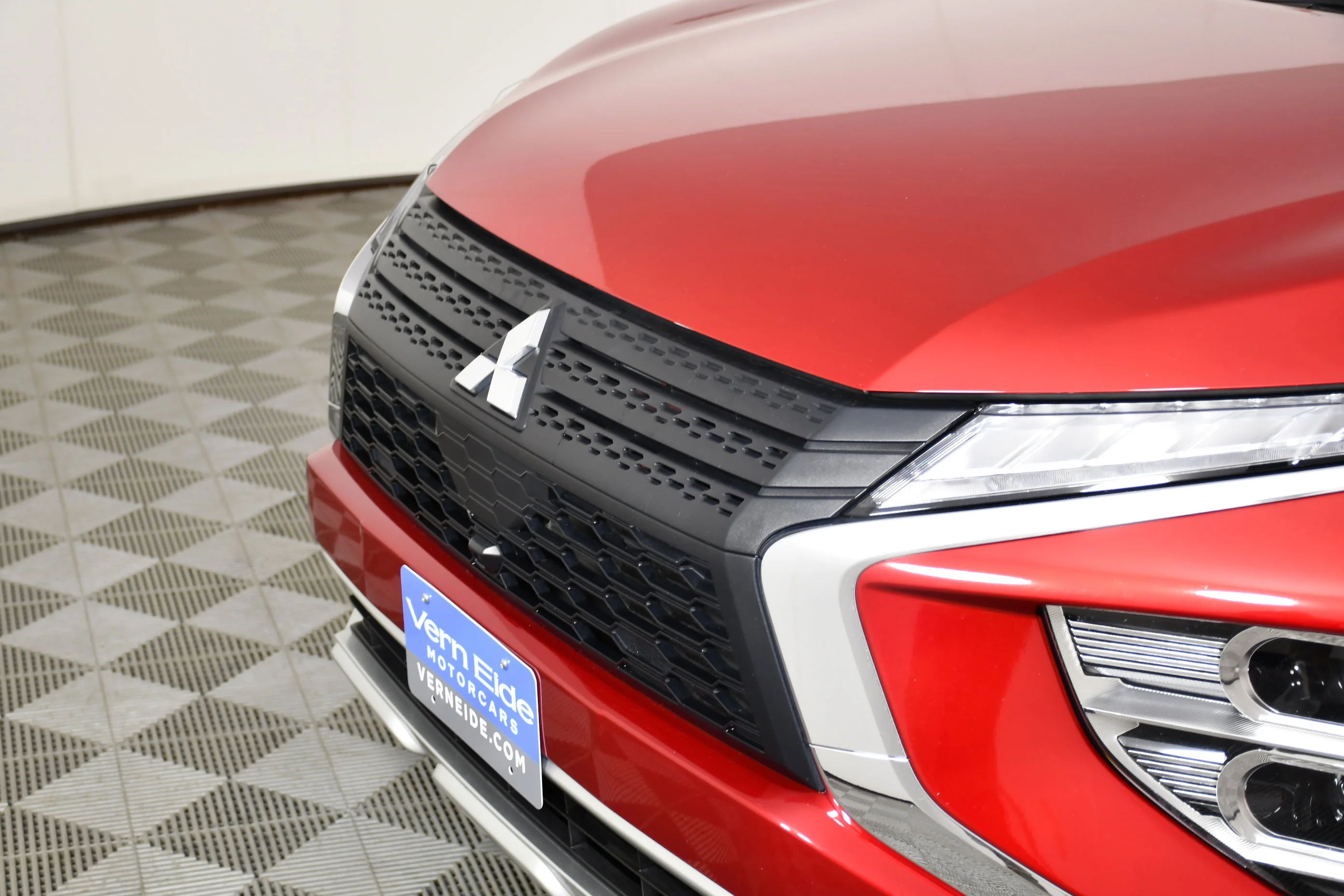 Certified Used 2024 Red Diamond Mitsubishi SE image 11