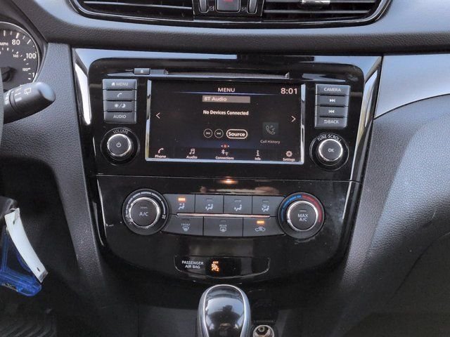 Used 2021 Silver Nissan S image 18