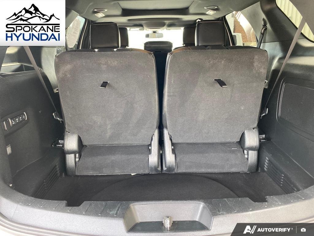 Used 2018 White Platinum Metallic Tri-Coat Ford Platinum image 15