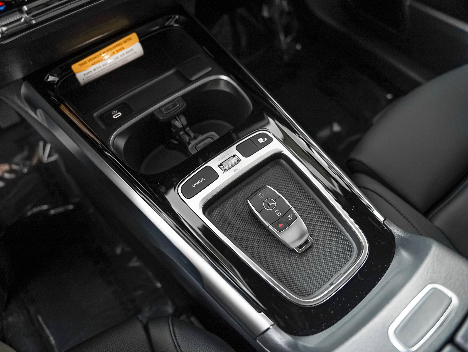 New 2026 Polar White Mercedes-Benz GLB 250 image 18