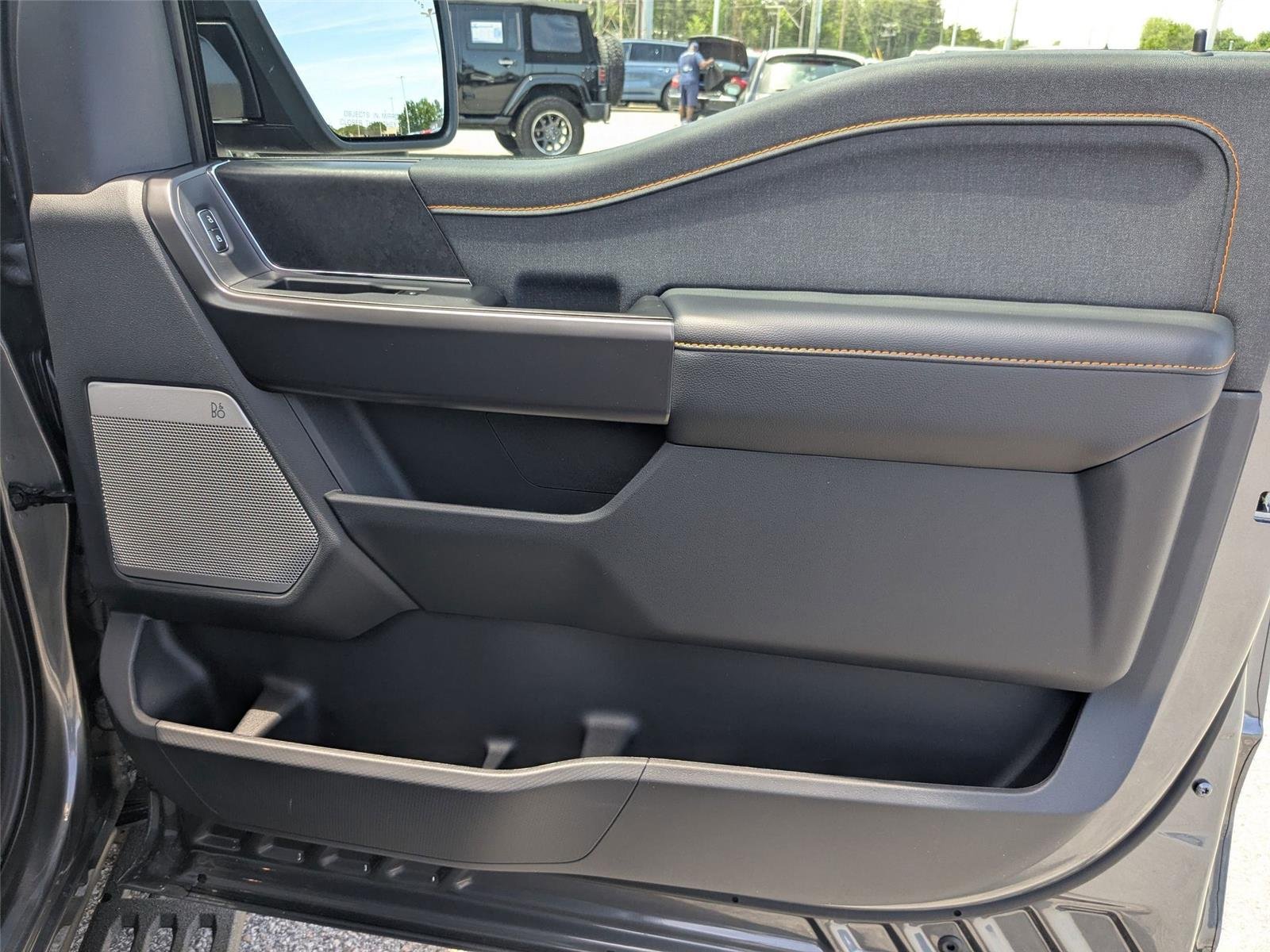 New 2026 Carbonized Gray Metallic Ford Tremor® image 31