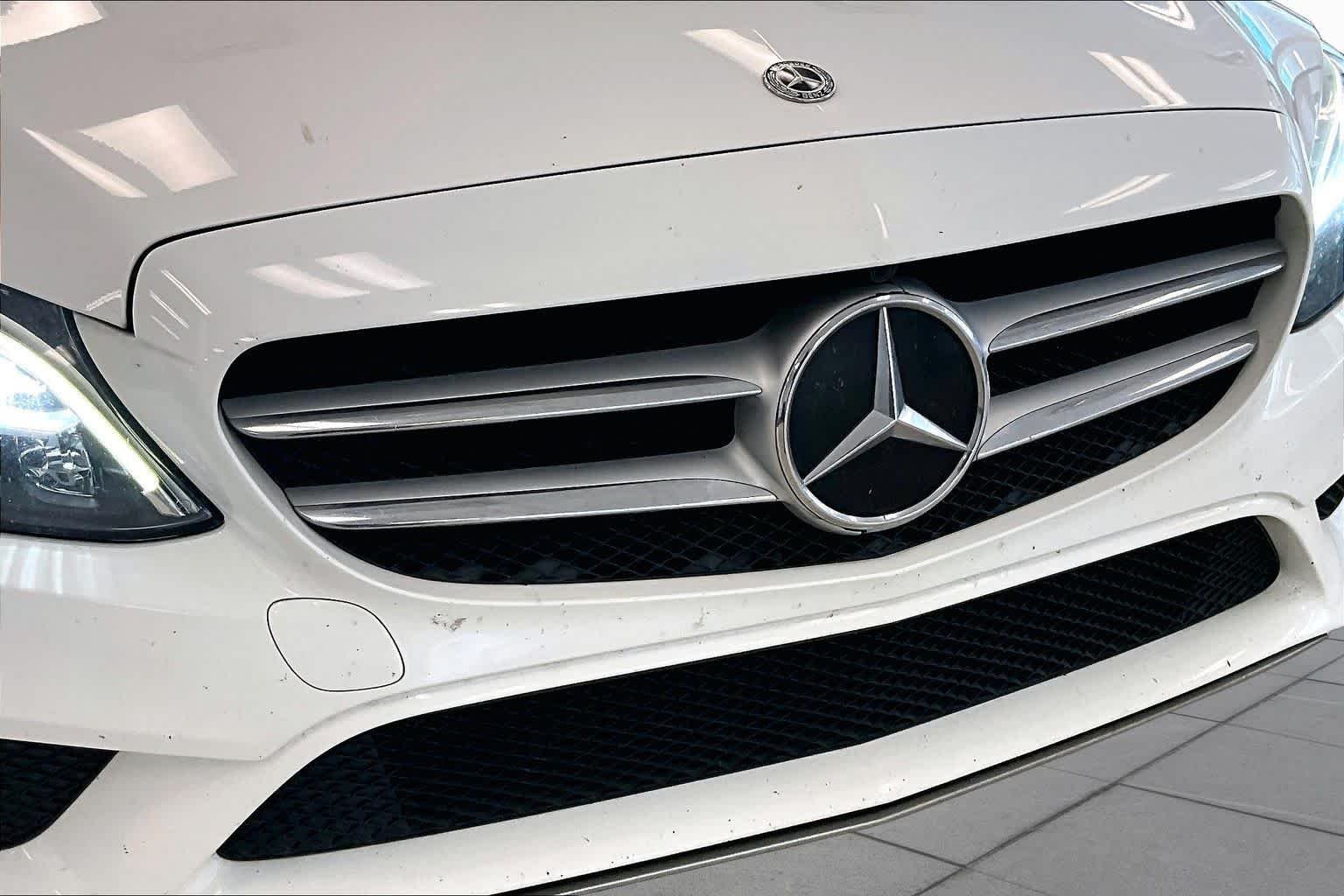Used 2019 Polar White Mercedes-Benz C 300 image 27