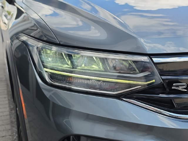 2022 Volkswagen Tiguan 2.0T SE R-Line Black - Photo 11