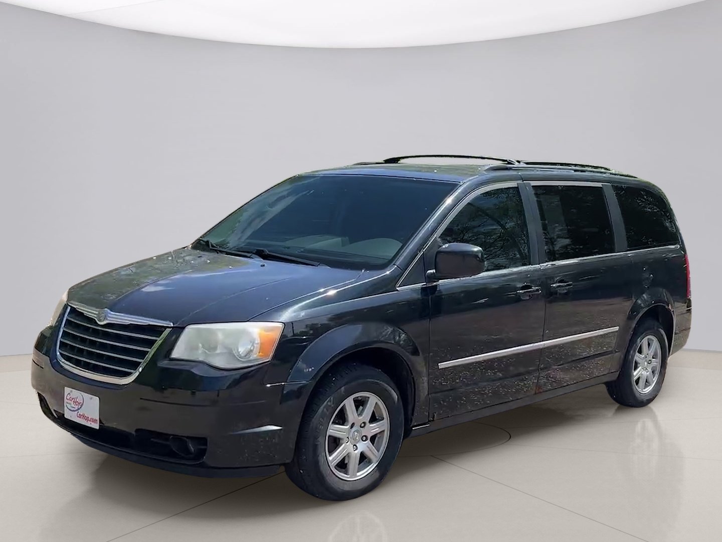 2010 Chrysler Town & Country Touring's photo