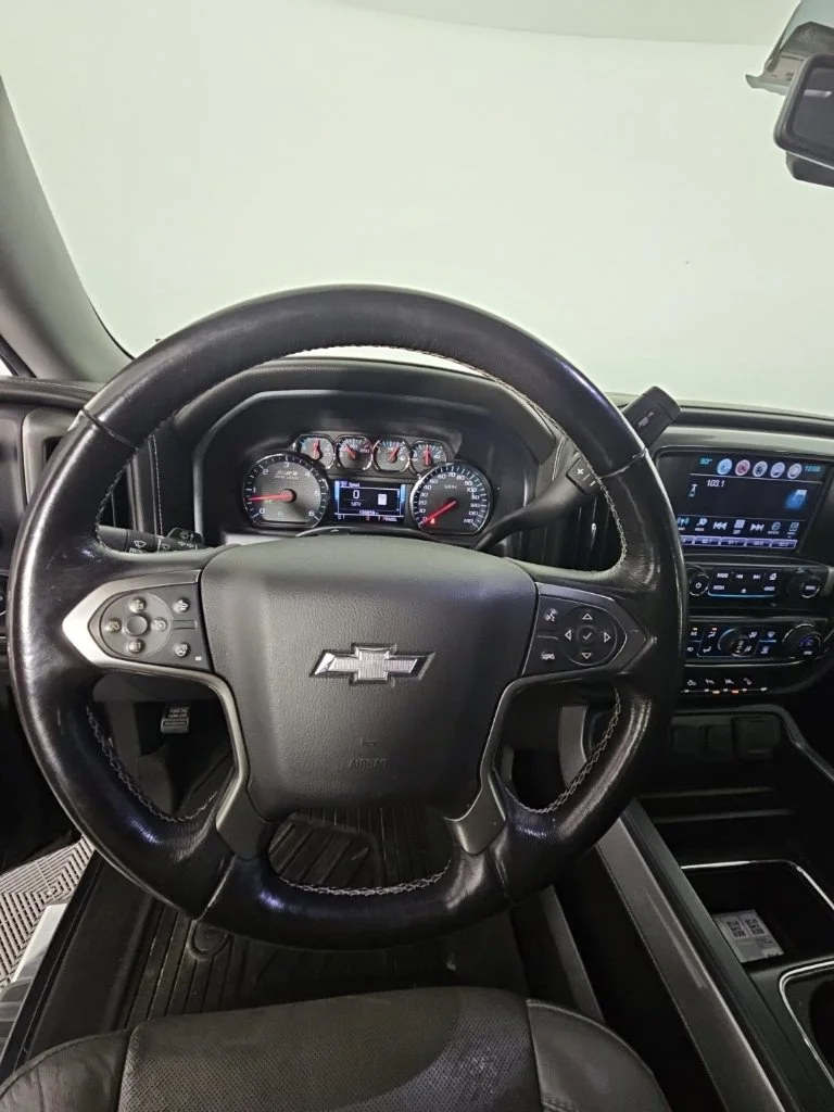 Used 2018 Blue Chevrolet LTZ image 28