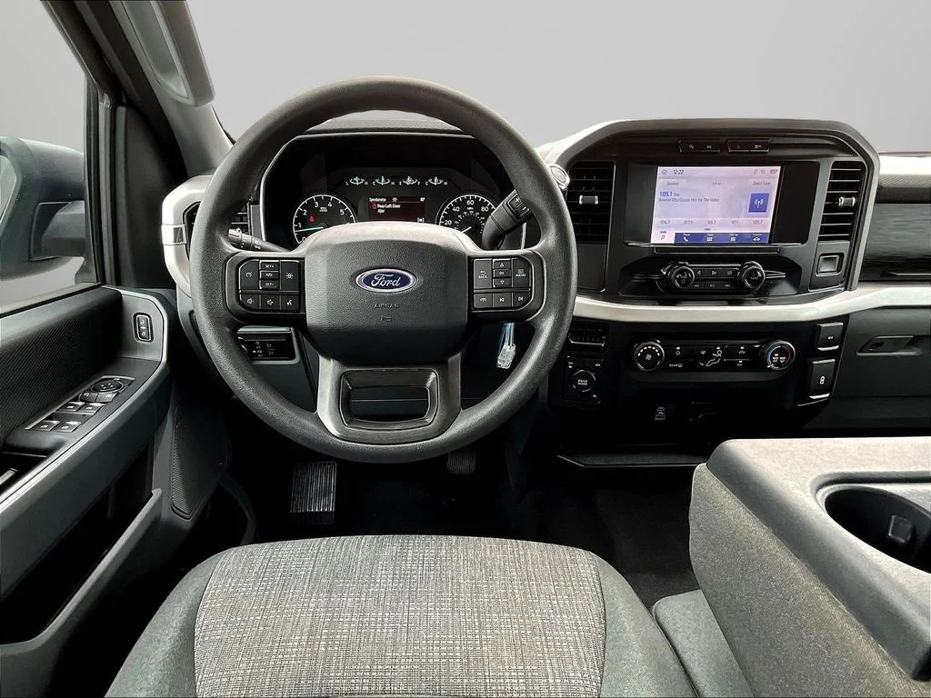 Used 2023 Silver Ford XLT image 9