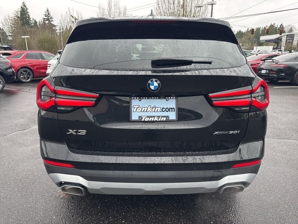 Used 2024 Black Sapphire Metallic BMW xDrive30i image 6
