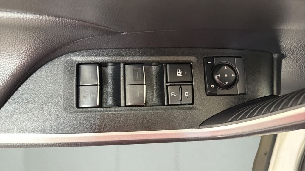 Used 2025 White Toyota XLE image 15