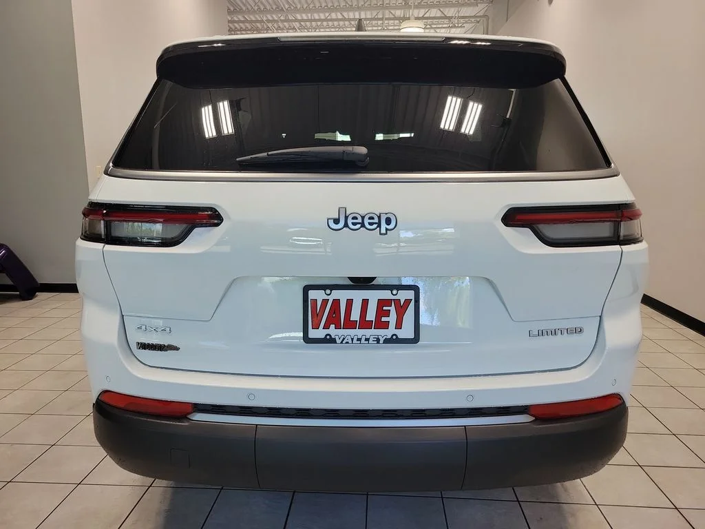 New 2026 Bright White Clear-Coat Exterior Paint Jeep Limited image 6