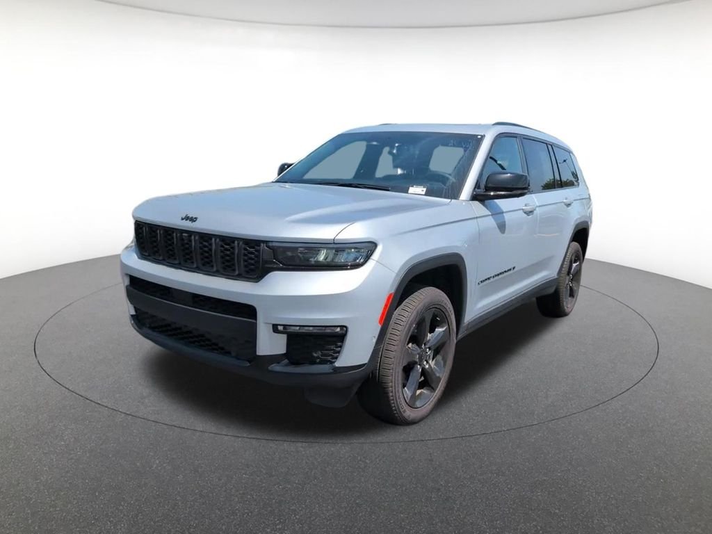 Used 2025 Silver Jeep Limited image 15