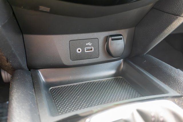 Used 2022 Red Nissan S image 25