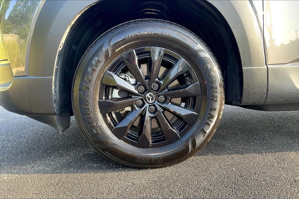 Used 2025 Gray Mazda Premium image 9