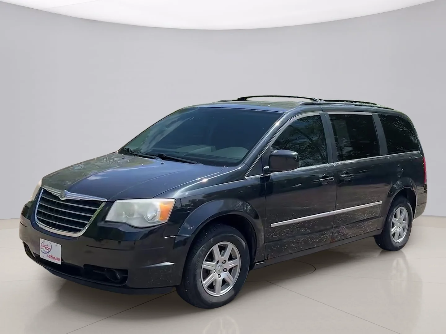 2010 Chrysler Town & Country Touring's photo