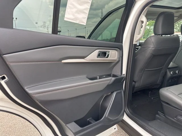 New 2026 Star White Metallic Tri-Coat Ford Active image 27