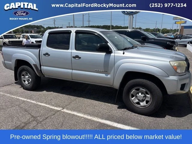 Used 2013 Silver Toyota  image 1