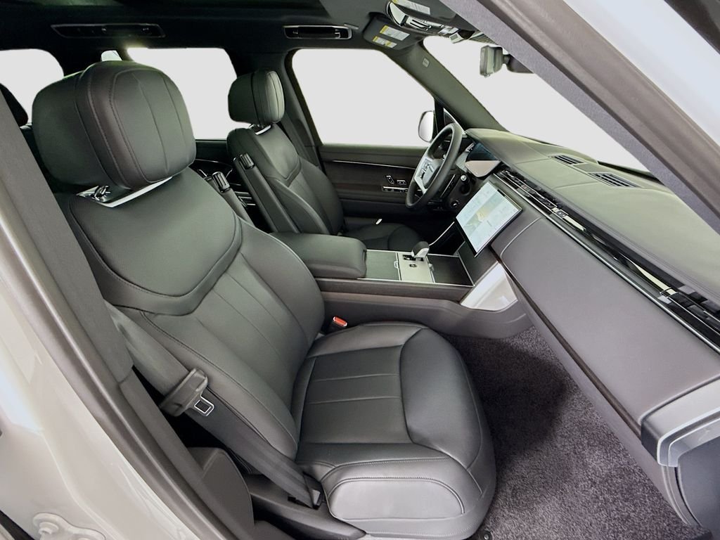 New 2026 Fuji White Land Rover SE image 20