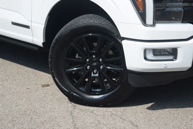 Used 2025 White Ford Platinum image 31
