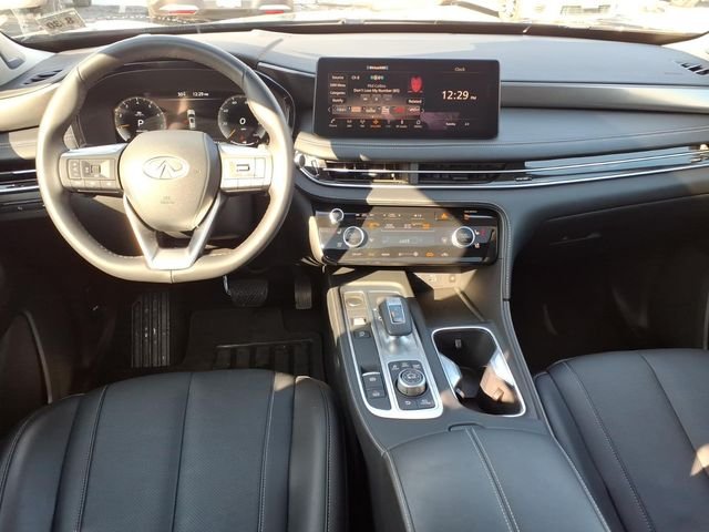 Used 2025 Black INFINITI LUXE image 12