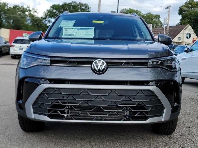 2025 Volkswagen Taos SE - Photo 9