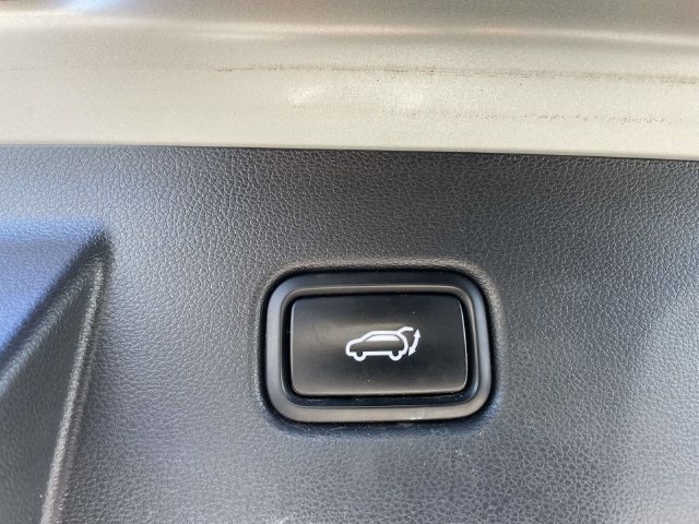 Certified Used 2023 Shimmering Silver Hyundai Blue image 10