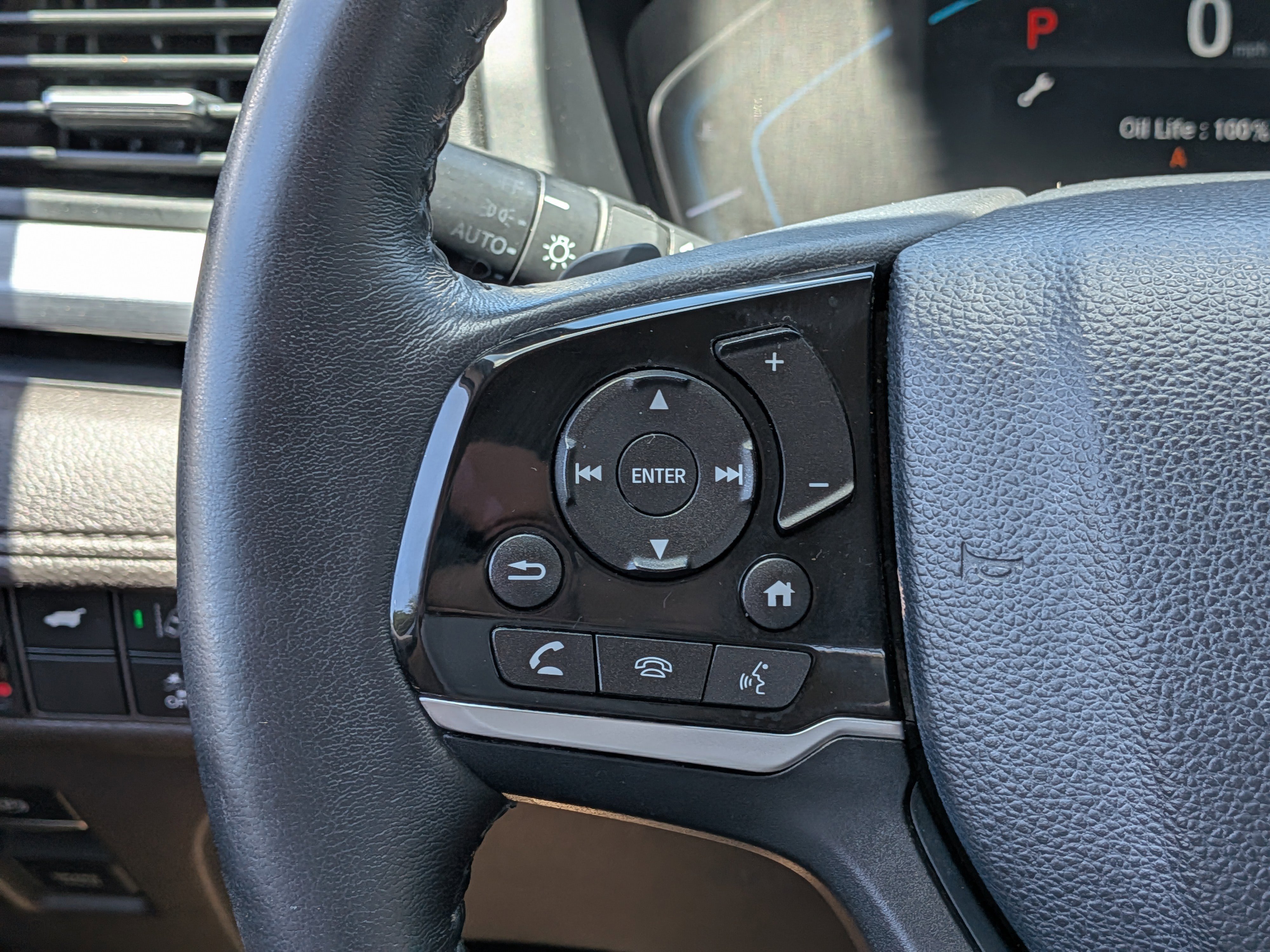 Used 2019 Lunar Silver Metallic Honda Touring image 27
