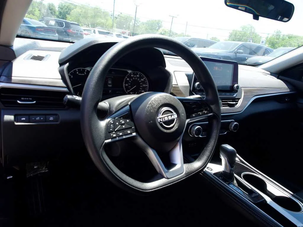 2023 Nissan Altima SV - Photo 20
