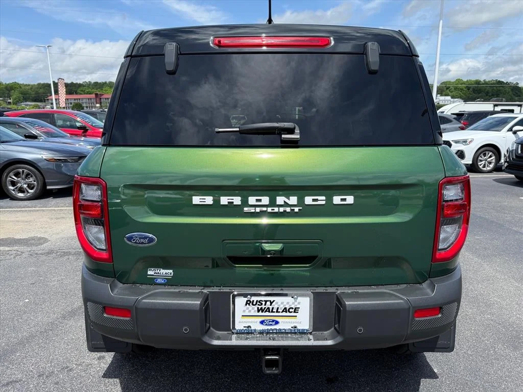 Used 2025 Green Ford Badlands image 6