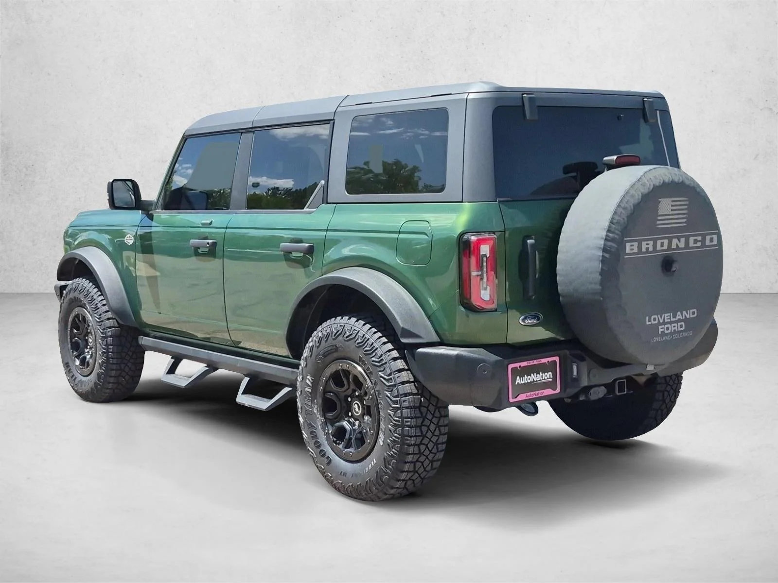 Used 2023 Eruption Green Metallic Ford Wildtrak image 8