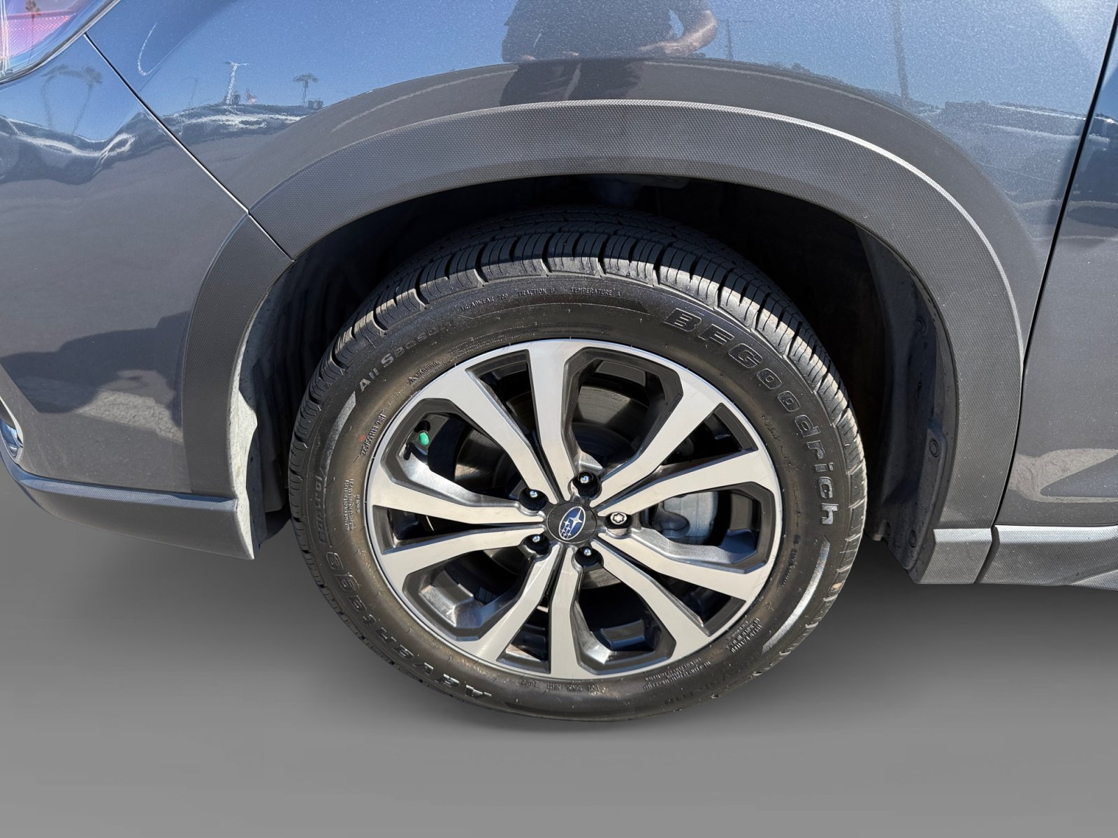 Used 2020 Gray Metallic Subaru Limited image 9