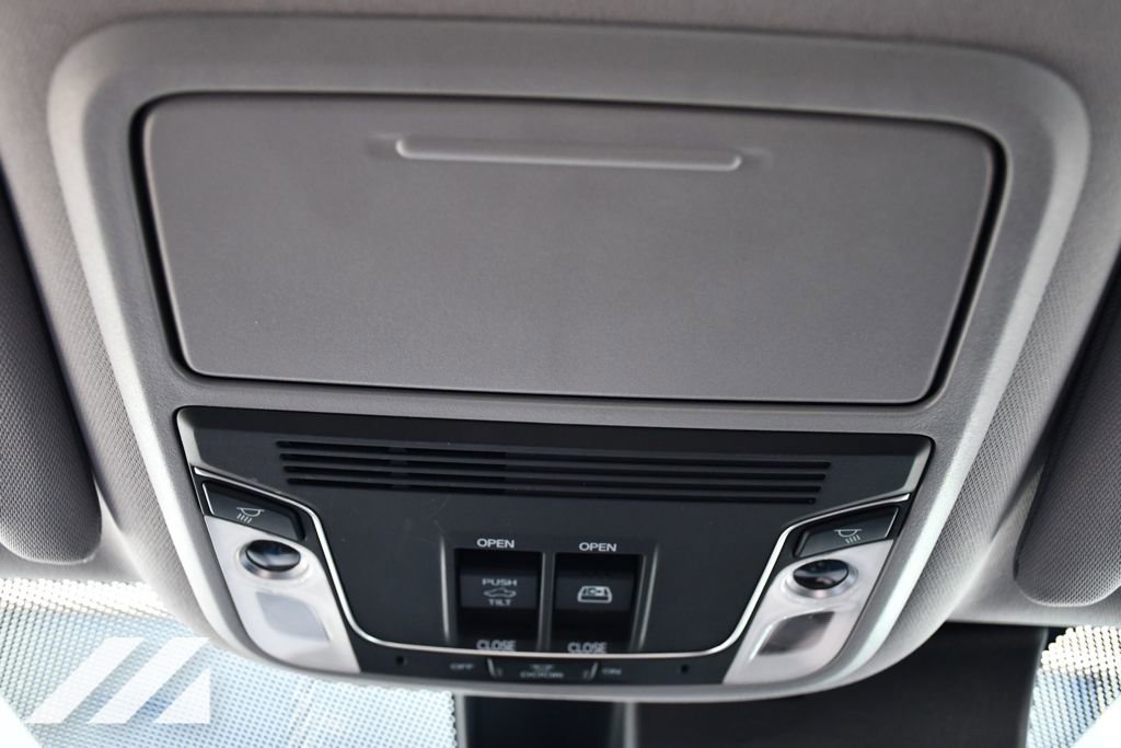 Used 2025 Black Honda RTL image 16