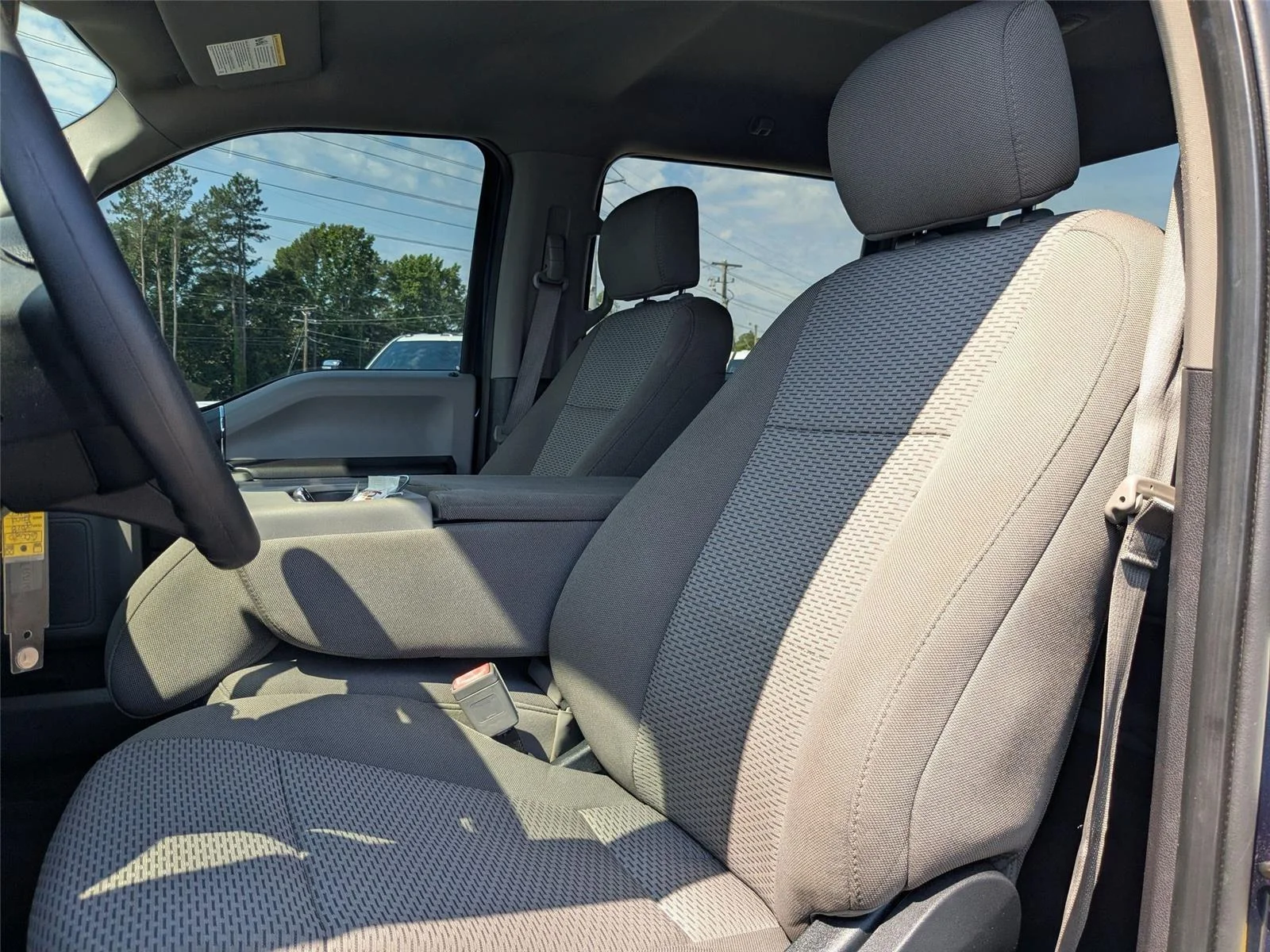 Used 2018 Blue Jeans Metallic Ford XLT image 15