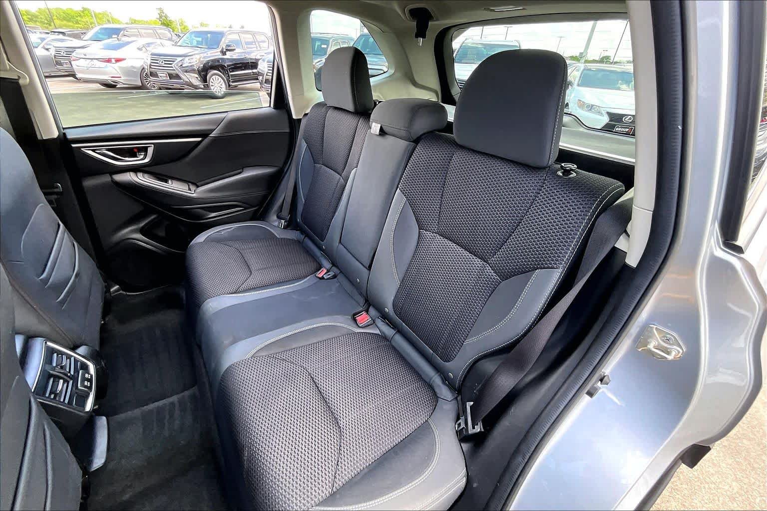 Used 2021 Ice Silver Metallic Subaru Premium image 19