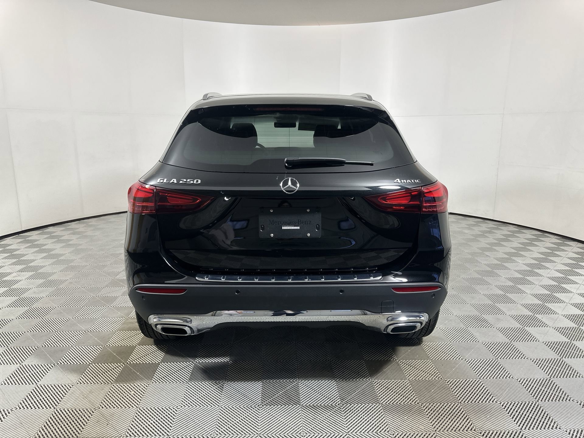 Used 2025 COSMOS BLACK METALLIC Mercedes-Benz GLA 250 image 7