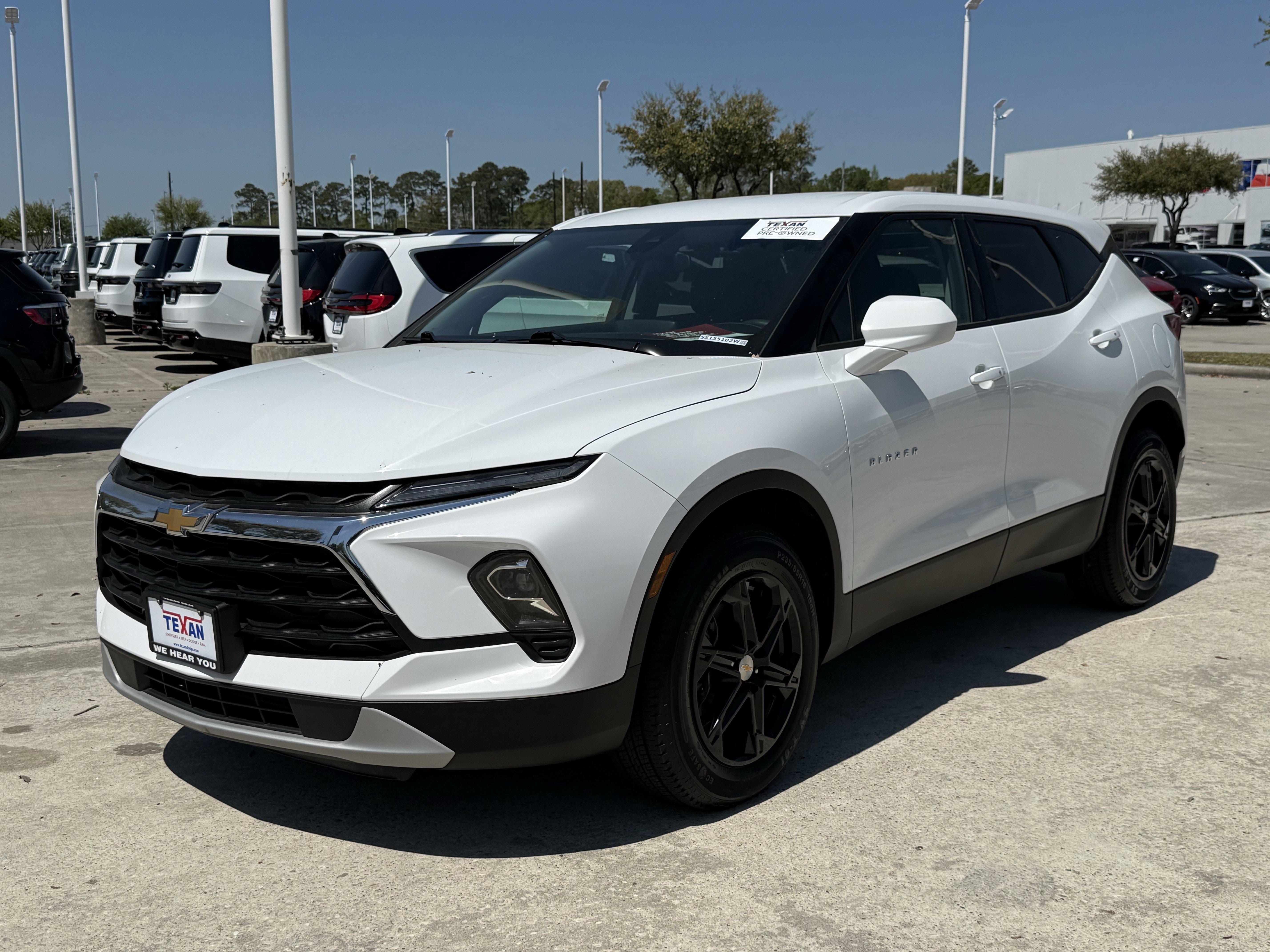 Used 2025 Summit White Chevrolet LT image 8