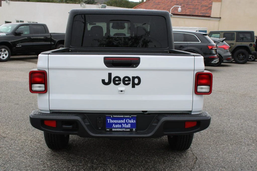 New 2026 Bright White Clear-Coat Exterior Paint Jeep Sport S image 5